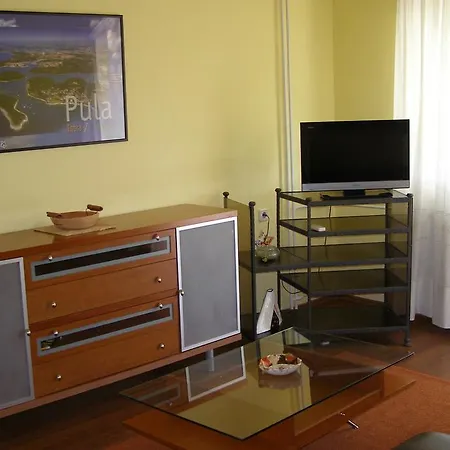 Vallelunga 아파트 풀라