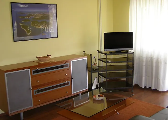 Vallelunga Apartment Pula